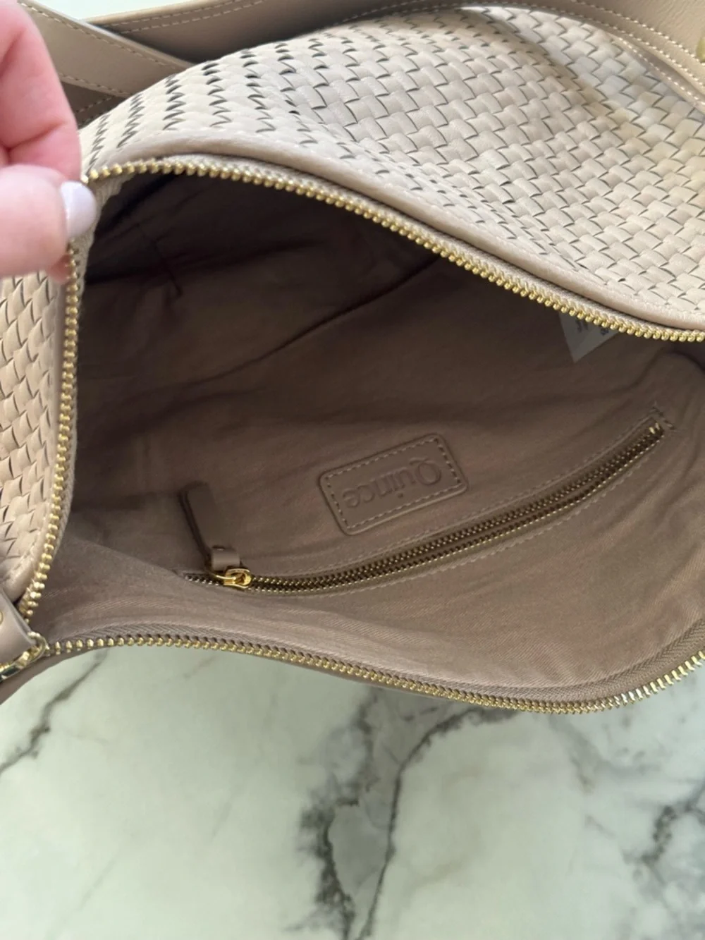 Quince Woven Shoulder Bag in Taupe. Italian Leather Crossbody - Picture 3 of 10